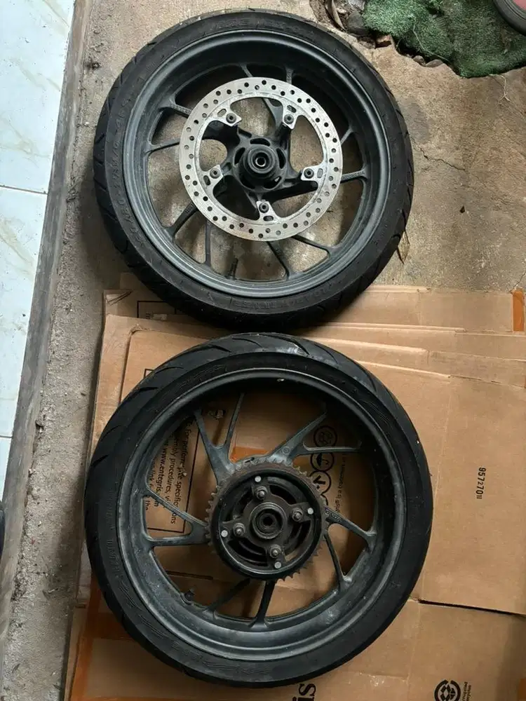 Di jual velg cbr150 satu set