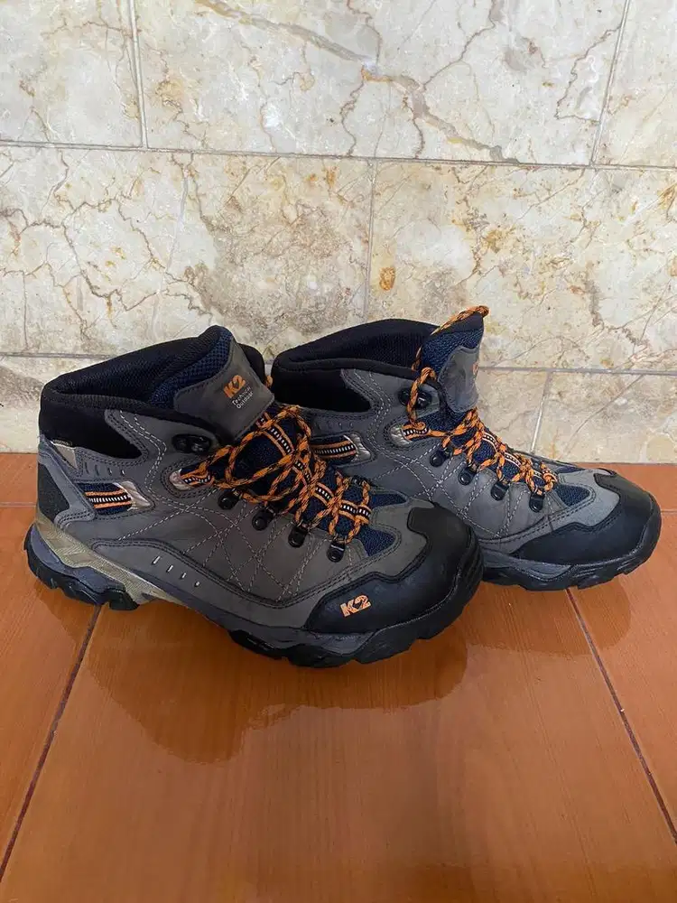 Sepatu outdoor k2 size 42 insol 26,5