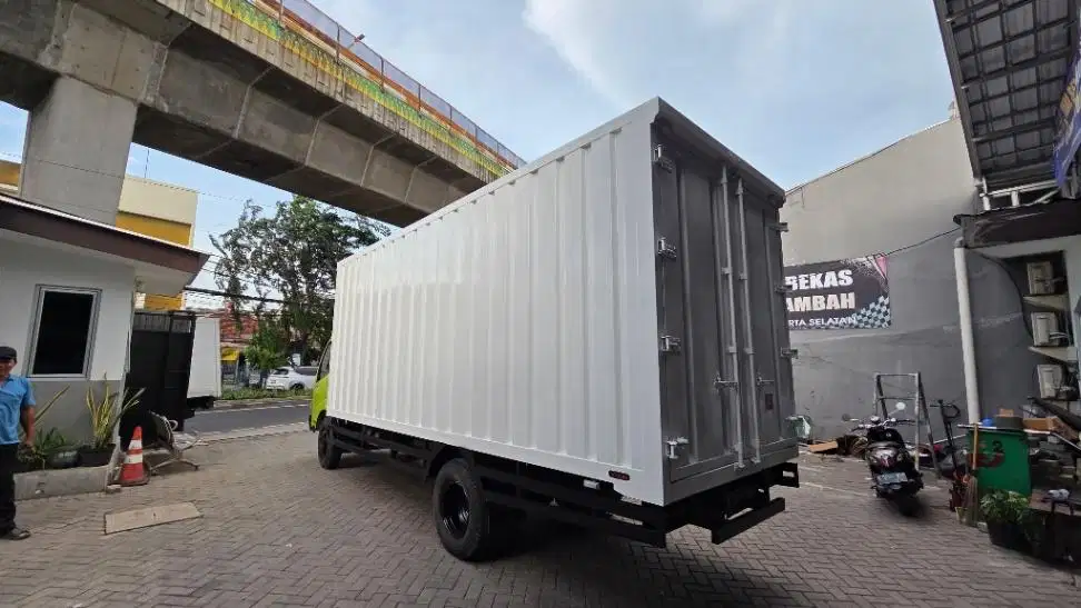 Hino Dutro 130 HD Long 4R Pwr Str + Box Besi Jumbo - 2021
siap pakai
