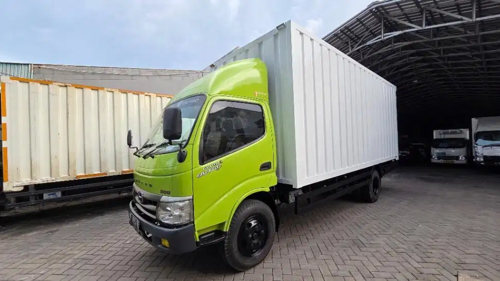 Hino Dutro 130 HD Long 4R Pwr Str + Box Besi Jumbo - 2021
siap pakai