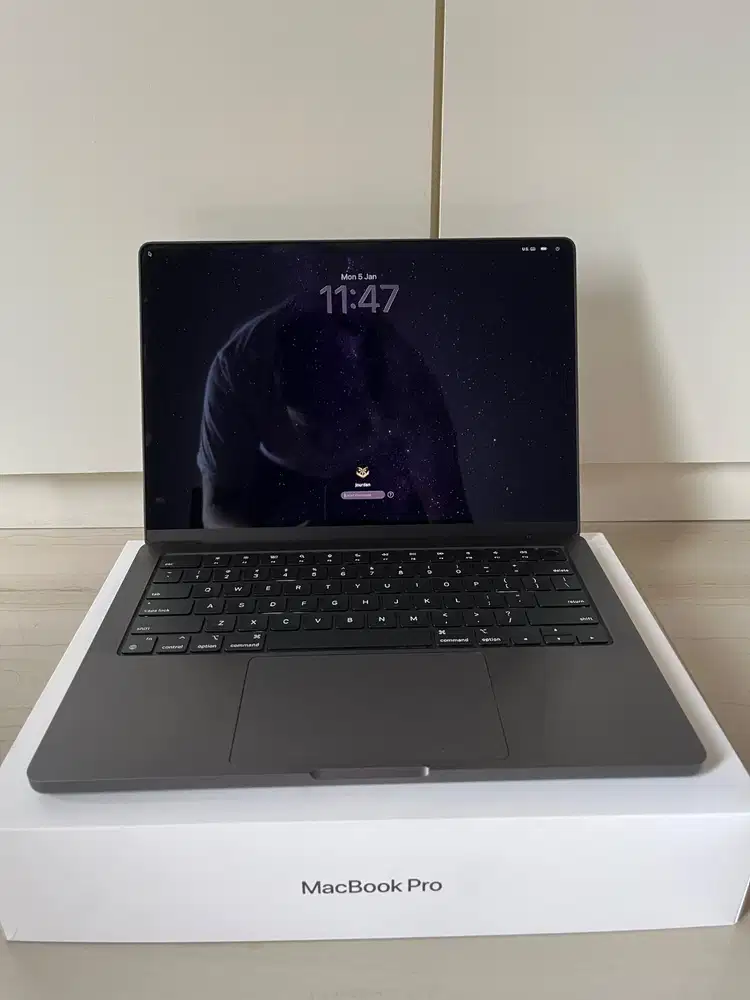 Macbook pro m4 garansi on Ibox resmi indo space black