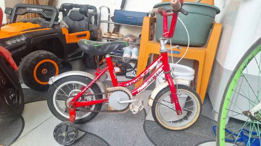 Sepeda anak bekas