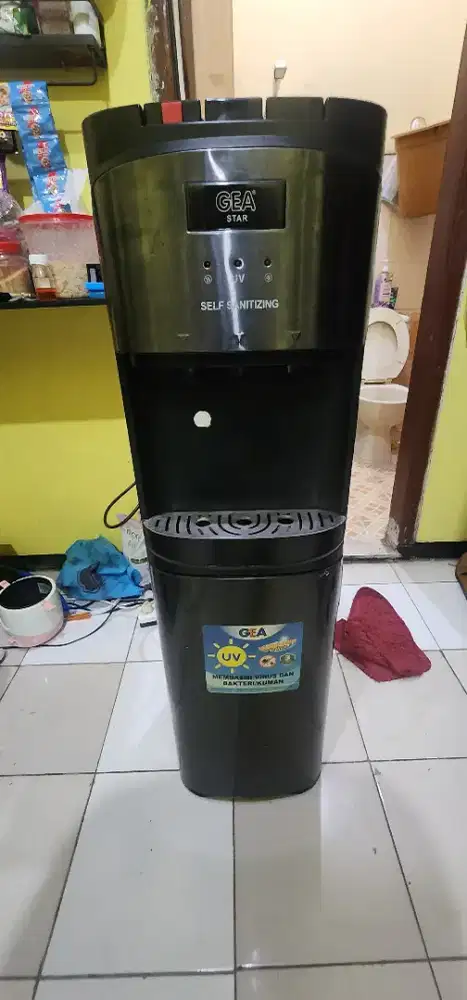 Dispenser  panas dingin gea galon bawah