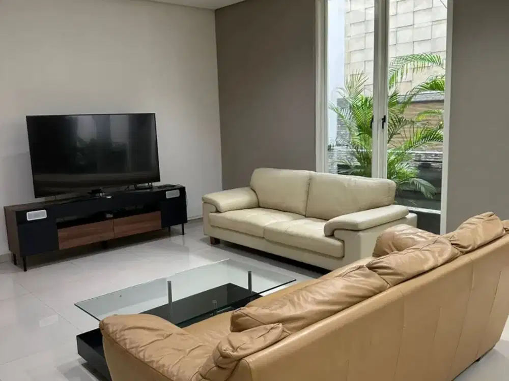 Disewakan rumah siap huni raffles garden citraland