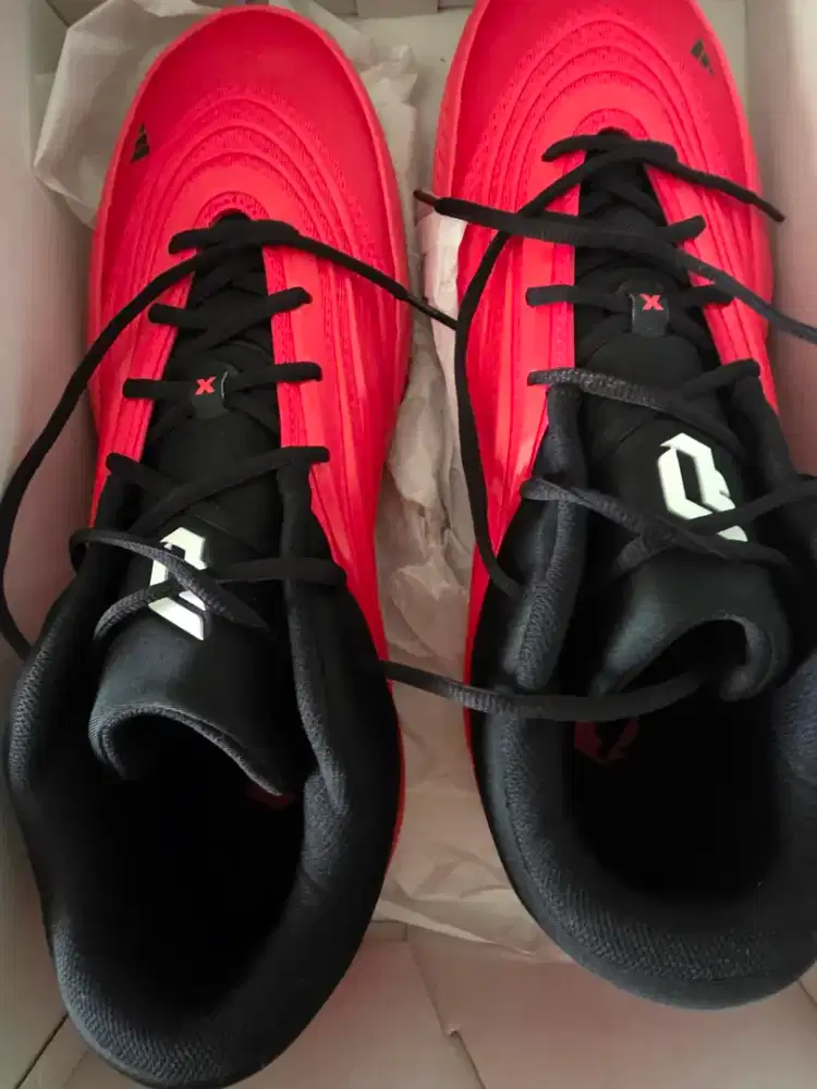 Sepatu adidas basket