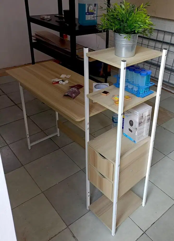 Meja belajar rak