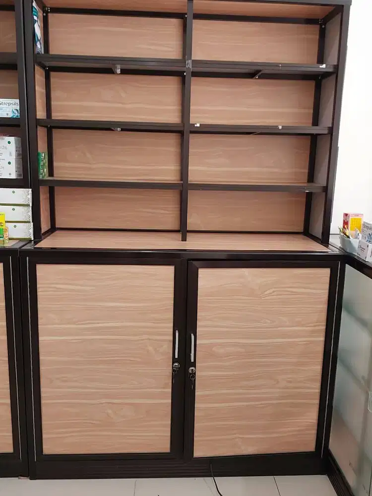 Etalase Lemari jualan