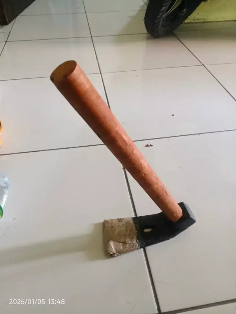 Cangkul mini gagang kayu panjang