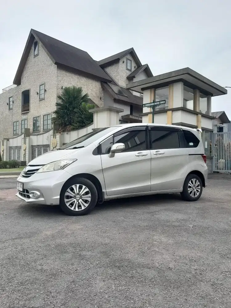 Honda Freed Psd 1.5 At 2014