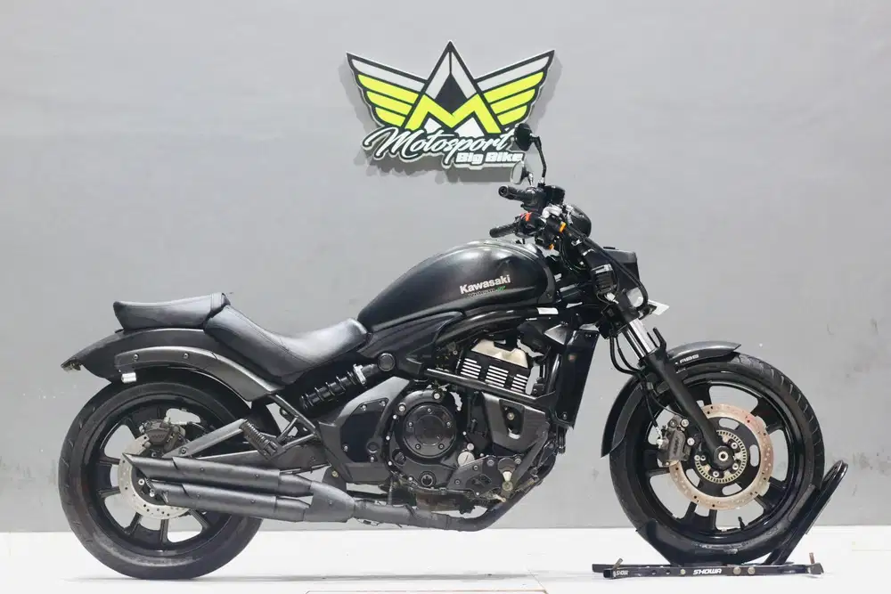 Kawasaki vulcan 650 ABS mulus cakep unit siap turing nyaman banget