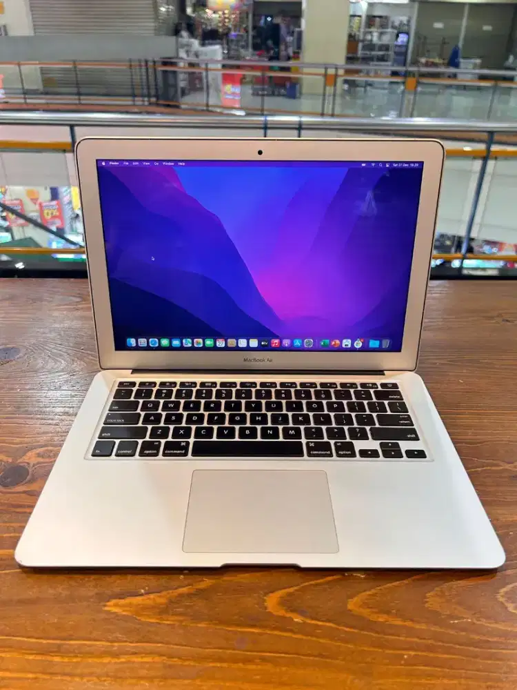 Macbook Air 13 inch , 2015