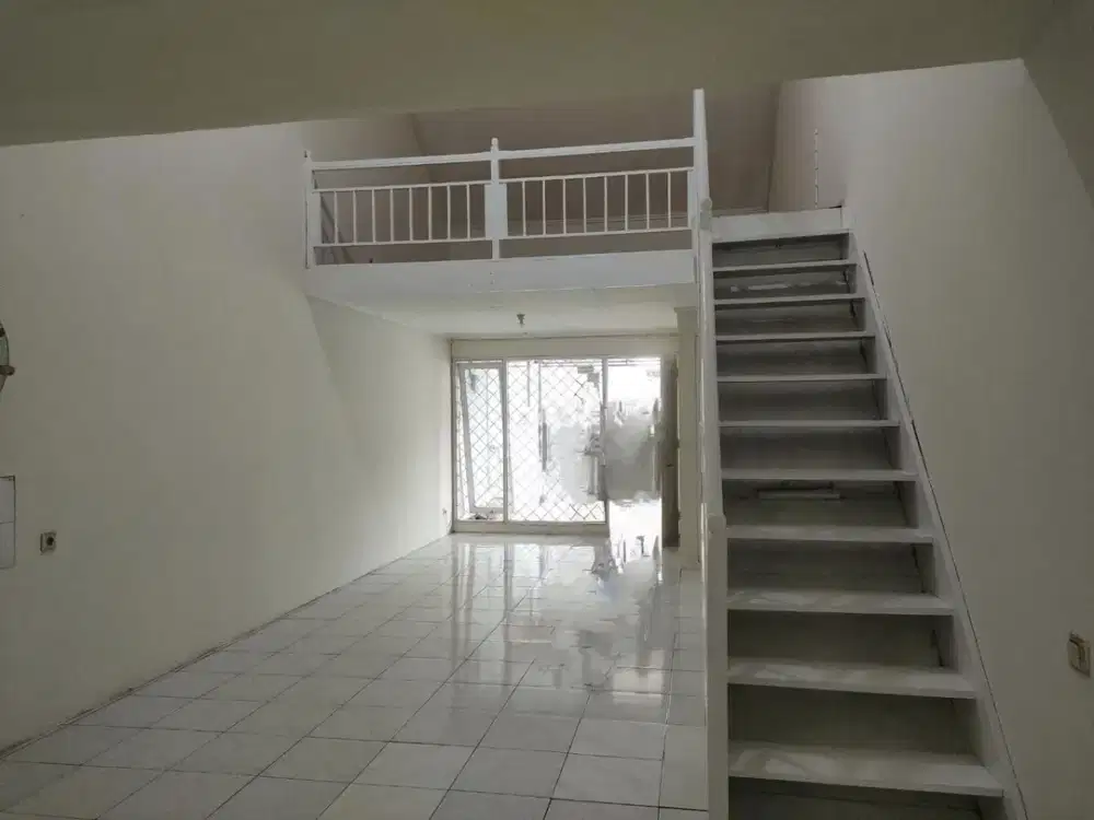 Disewakan.. Rumah di Taman Semanan Indah, 3 kamar tidur