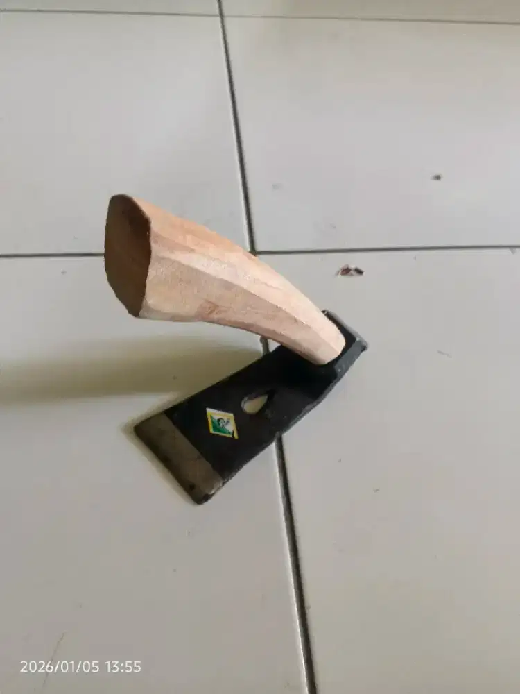 Cangkul mini gagang kayu pendek