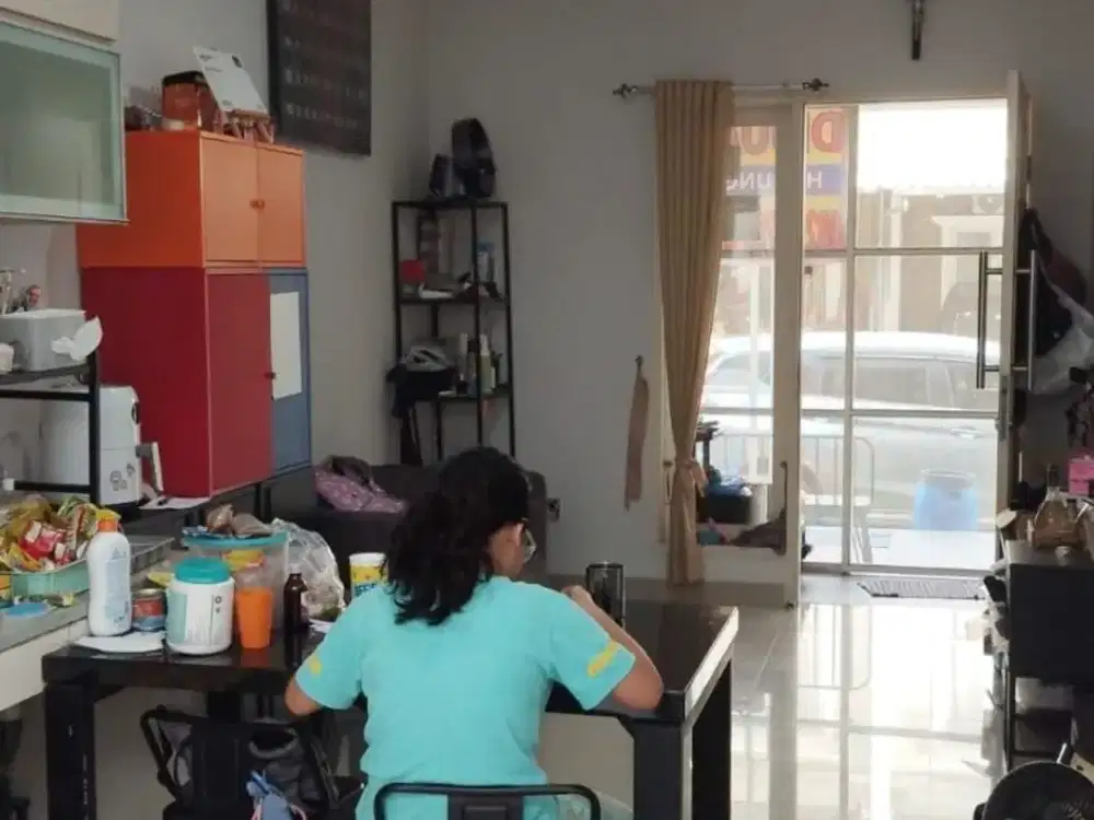 Rumah 2 lantai 3 kamar hadap selatan di Monaco Village