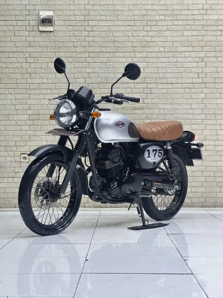 TERMURAH‼️ Kawasaki W175 SE 2018 Silver Favorit - Dava Mustika