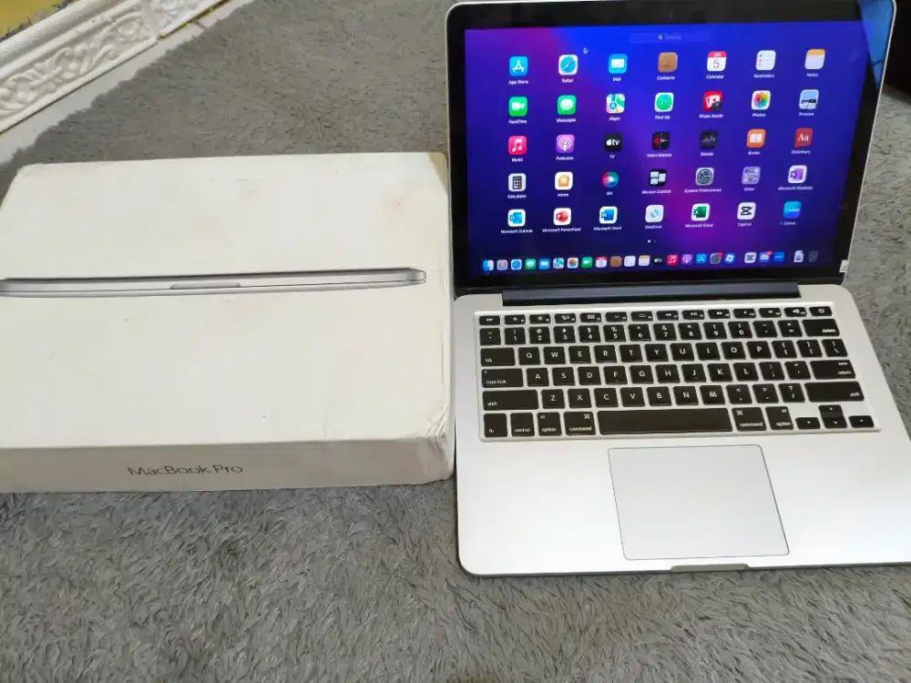 Macbook pro 2015 i5 8/512