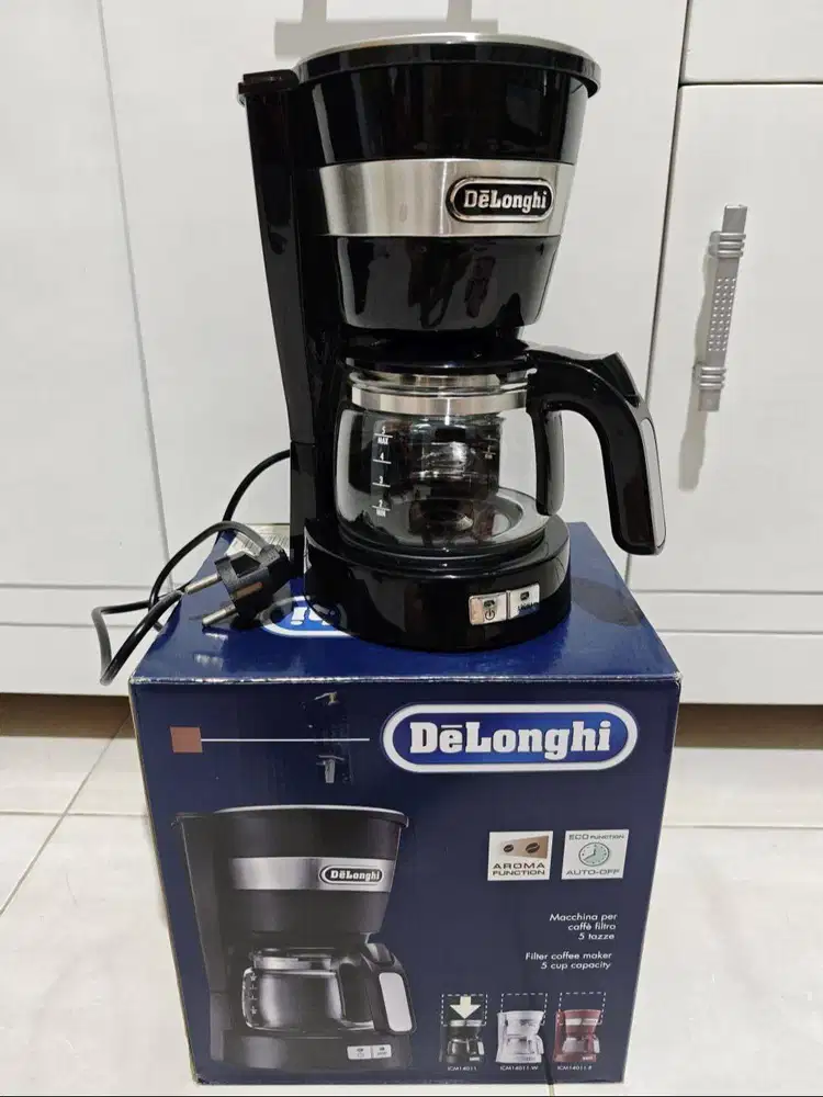 DeLonghi Drip Coffee Maker ICM14011 Alat Buat Kopi Warna Hitam