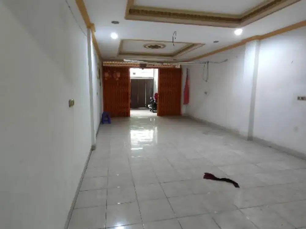 Ruko Strategis 3Lantai di Jelambar Utama Jakarta Barat  Lokasi Cocok u/Kuliner,Toko Jualan,Klinik dll