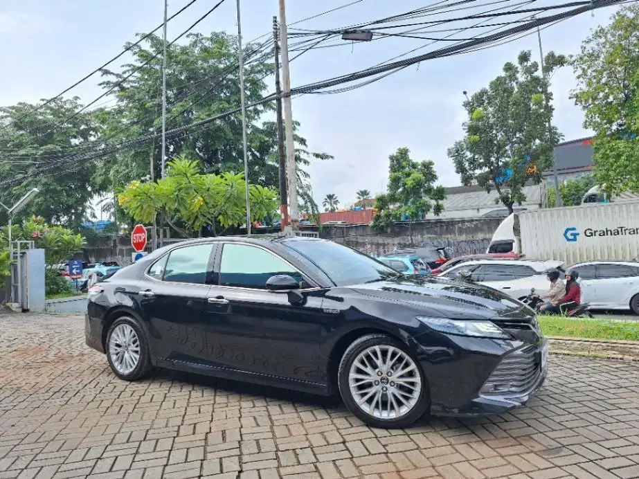 LOW DP Toyota Camry 2.5 Hybrid-AT 2019 8GW