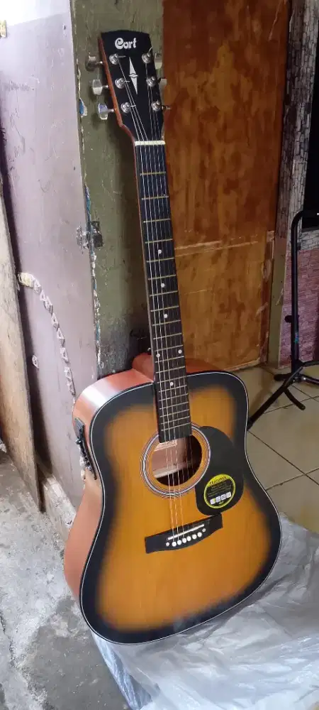 GITAR YAMAHA F310