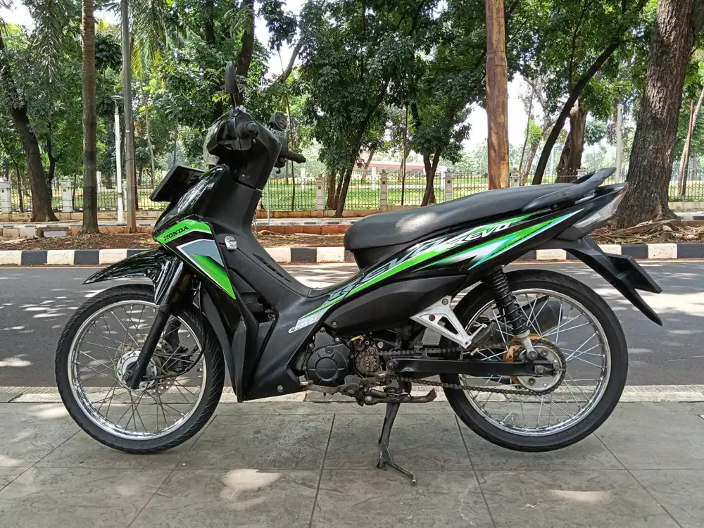 DIJUAL CASH HONDA REVO 110 INJEKSI THN 2014 PAJAK IDUP SIAP PAKAI