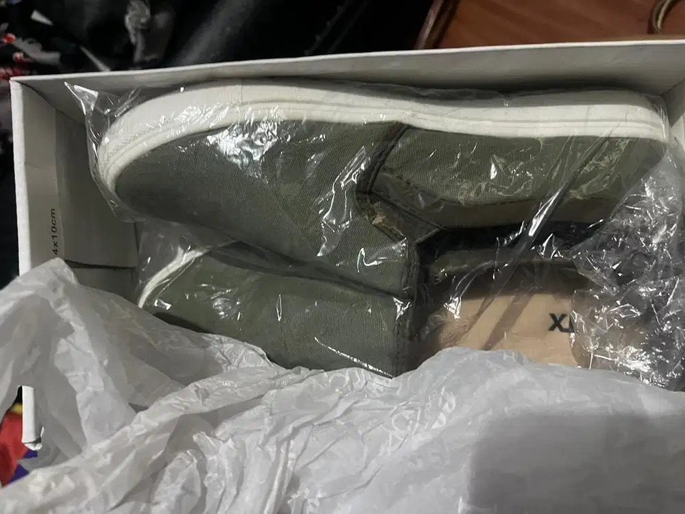 sepatu sandal slip on wanita