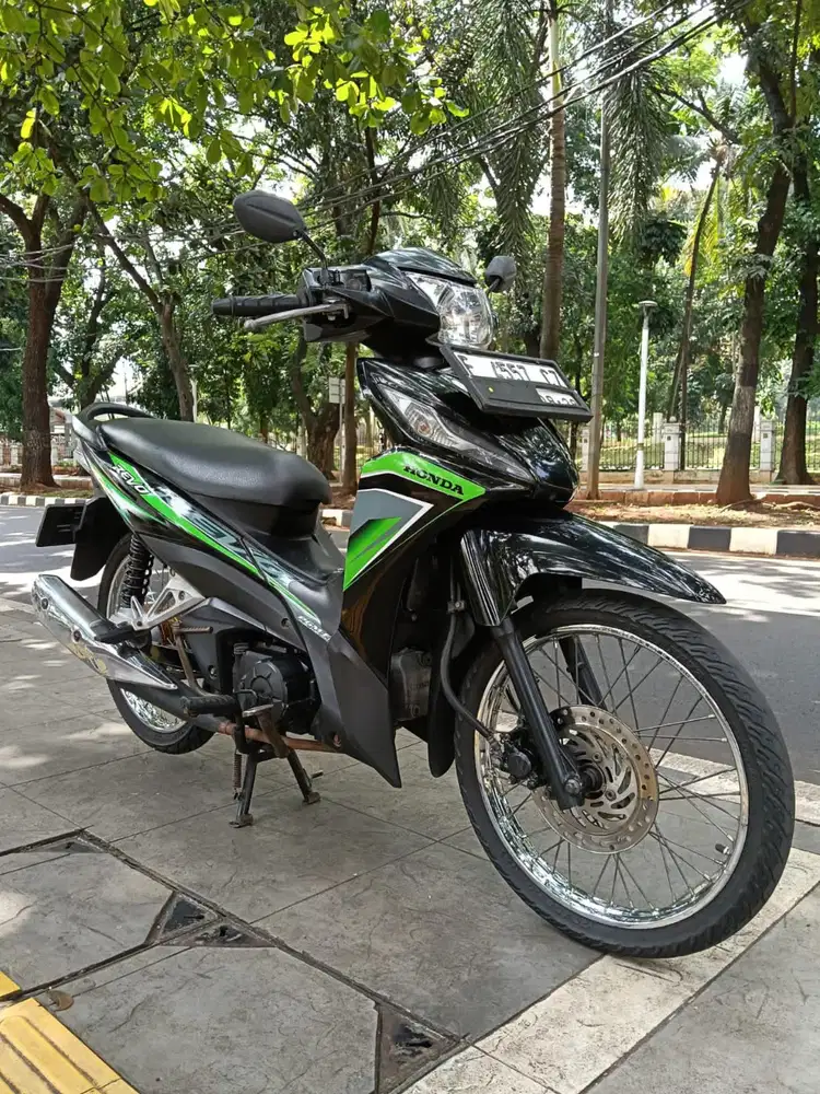 DIJUAL CASH HONDA REVO 110 INJEKSI THN 2014 PAJAK IDUP SIAP PAKAI