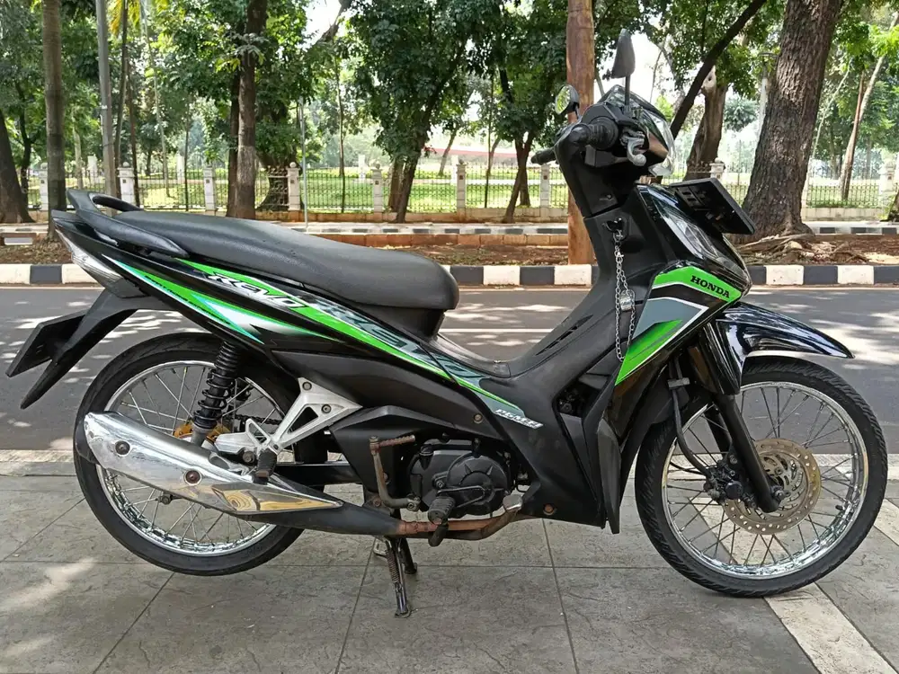 DIJUAL CASH HONDA REVO 110 INJEKSI THN 2014 PJK IDUP SIAP PAKAI