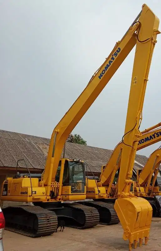 Dijual Excavator Long Arm Komatsu PC200-8MO Tahun 2017