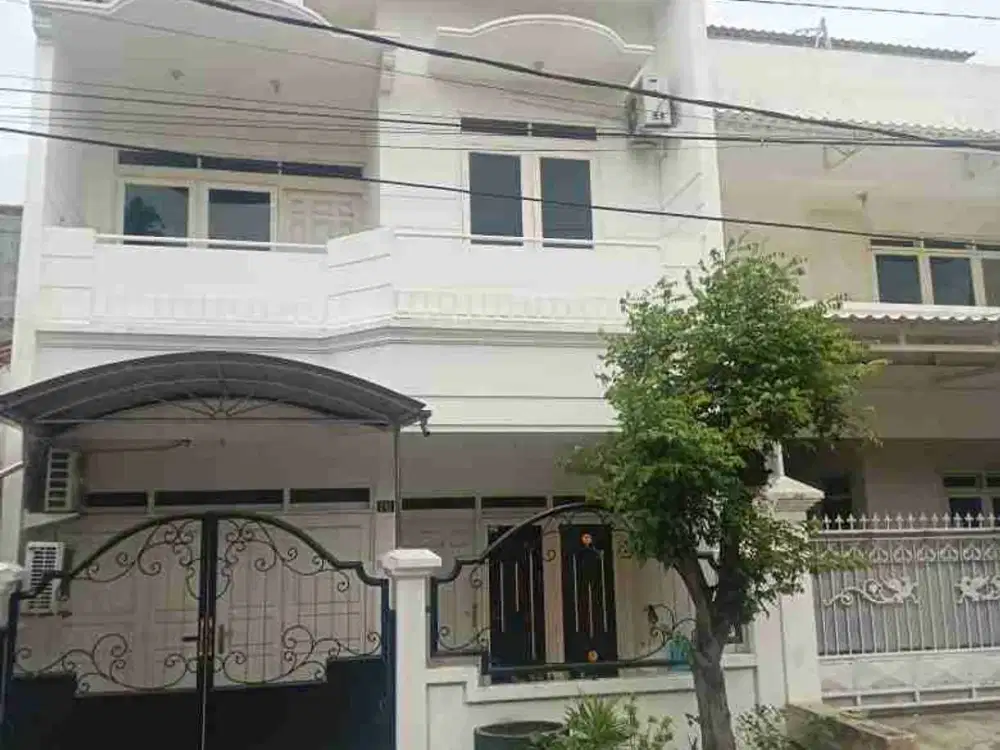SEWA RUMAH JL DUKUH KUPANG BARAT DKT MAYJEND SUNGKONO