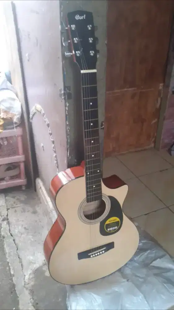 GITAR AKUSTIK CORT