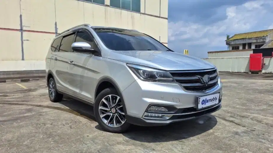 TERMURAH Wuling Cortez 1.8 L Lux AMT Bensin-AT 2018 KYR B