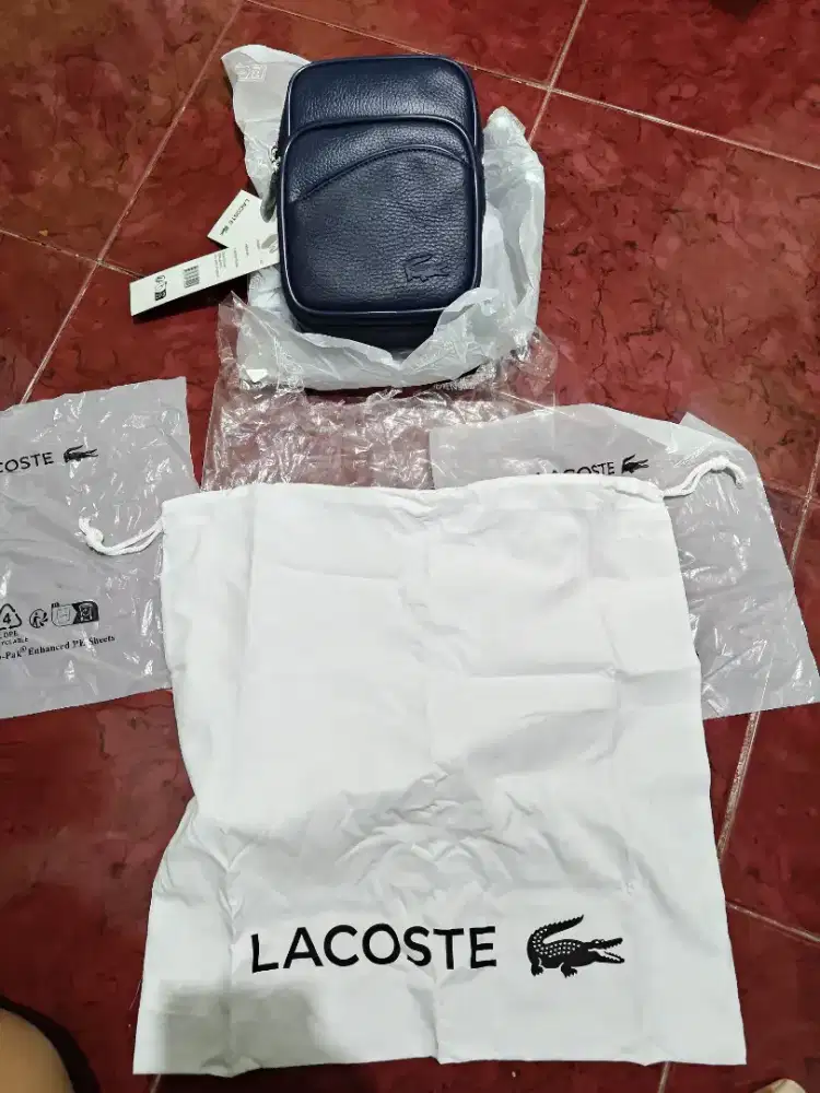 Tas Sling Bag Kulit Lacoste Angry Grain Warna Navy Original Resmi New