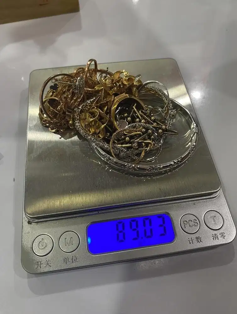 Terima jual beli emas dan berlian