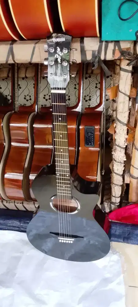 GITAR APX MAEDIUM