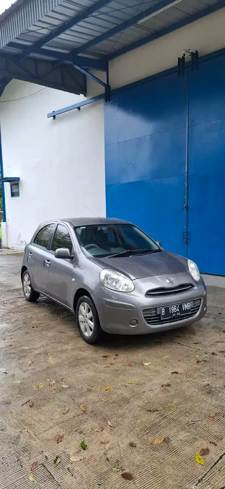 Nissan March 2011 Bensin