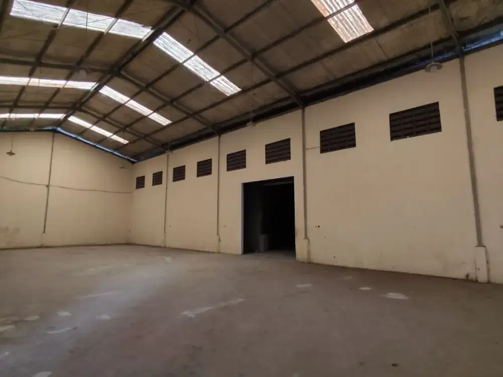 DI SEWA CEPAT ! Gudang plus kantor mess karyawan konsep 2 in 1 di alam sutera tangerang