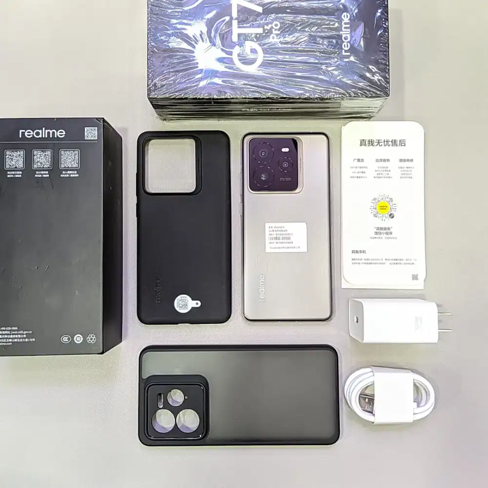 Realms GT7 Pro 12/512Gb Garansi Inter (Sudah Terdaftar Di Bea Cukai)