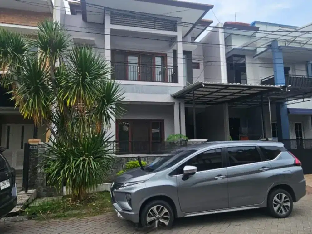 Rumah Siap Huni, Bagus & Strategis di Araya 2, Surabaya