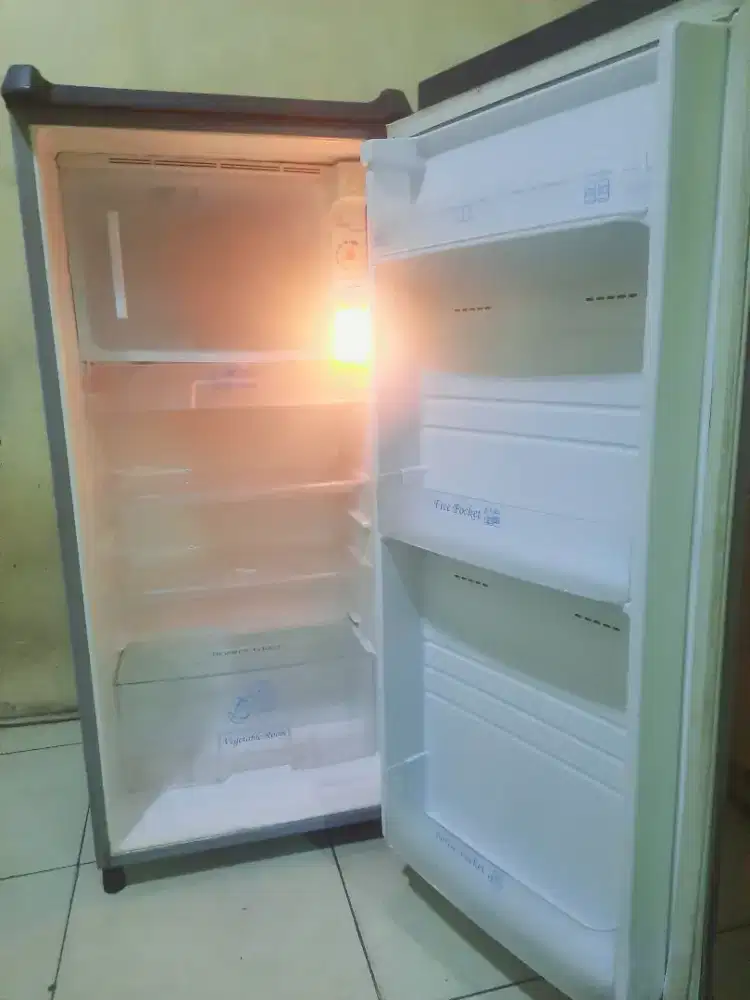 Jual cepat kulkas 1 pintu aqua