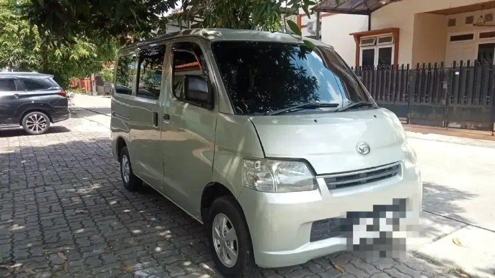 Daihatsu grandmax minibus 15 AC/Ps