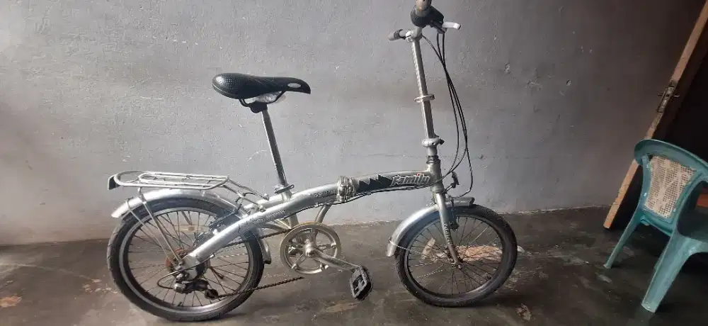 JUAL CEPAT (sepeda lipat merek family)
