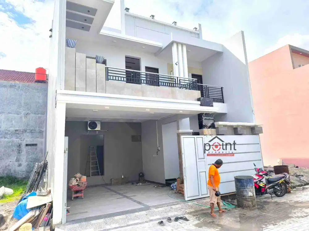 Rumah Mewah Baru 3 Lt Bonus Rooftop Luas dan Semi Furnish Di Mini Cluster Sumber Solo Kota