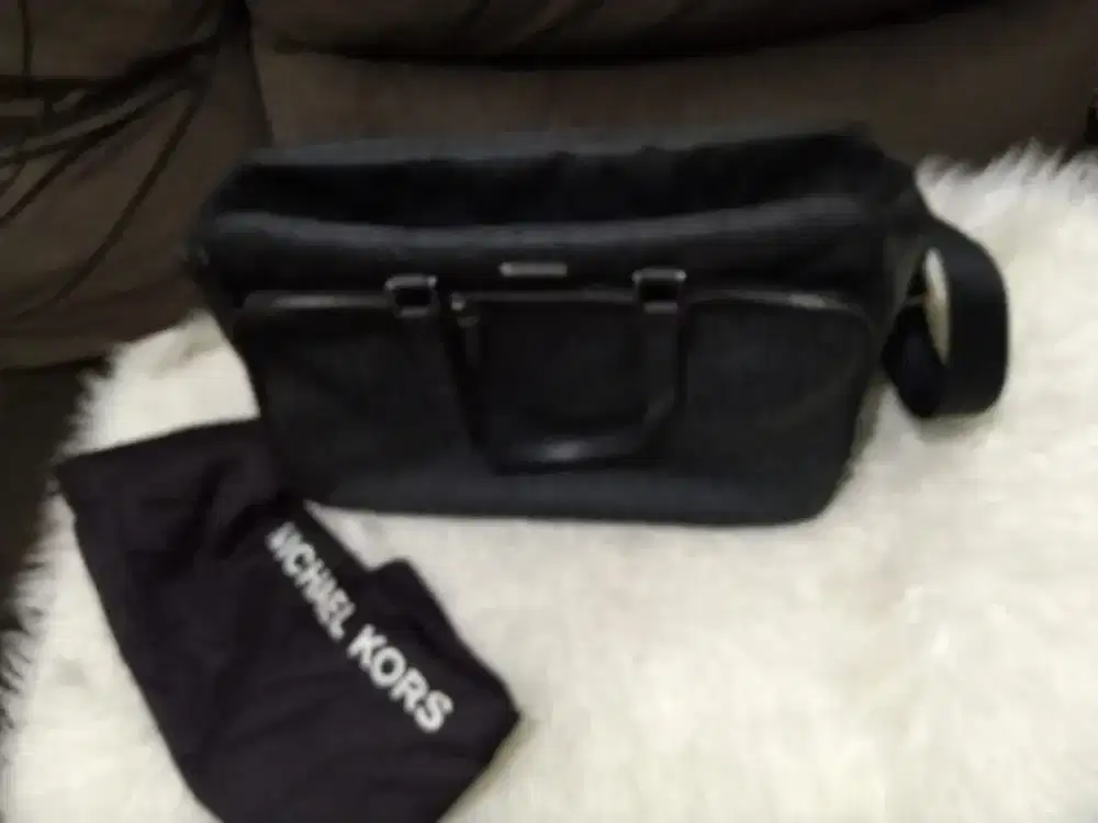Travel bag michael Kors kondisi bagus