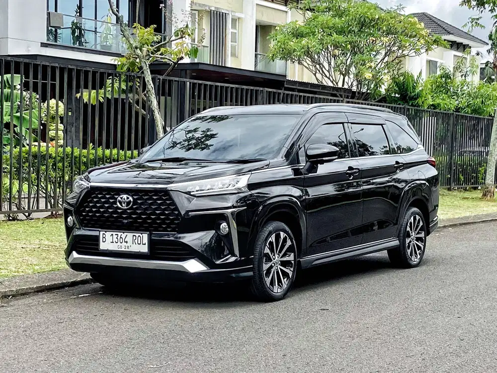 TOYOTA VELOZ Q 1.5CVT 2023, KM 20rban, HITAM METALIK