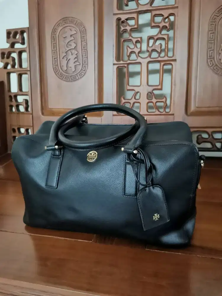 Tas cewek Tory Burch hitam