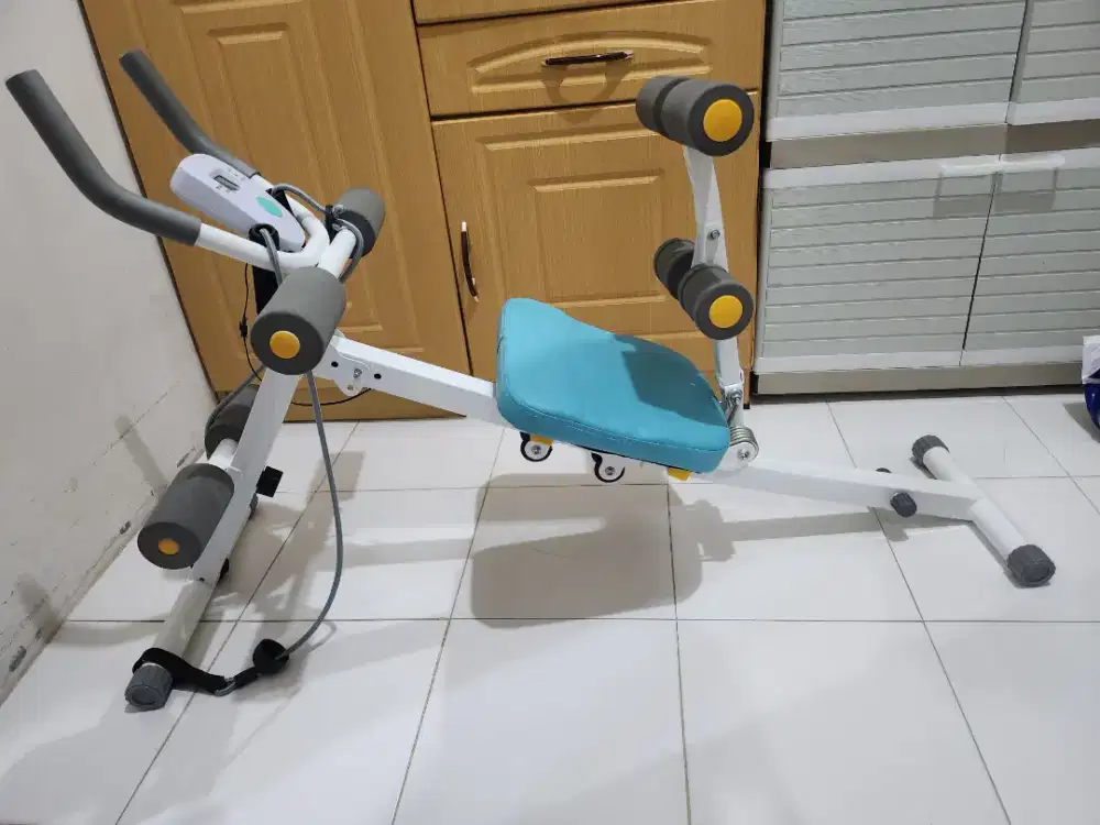 ALAT FITNESS PENGECIL PERUT