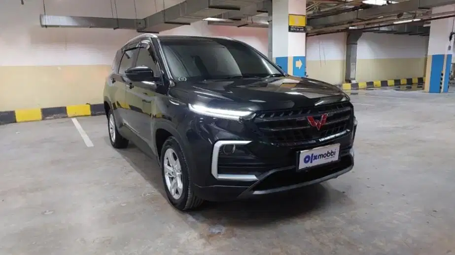 LOW DP Wuling Almaz 1.5 Smart Enjoy 5-Seater Bensin-AT 2021 BRN