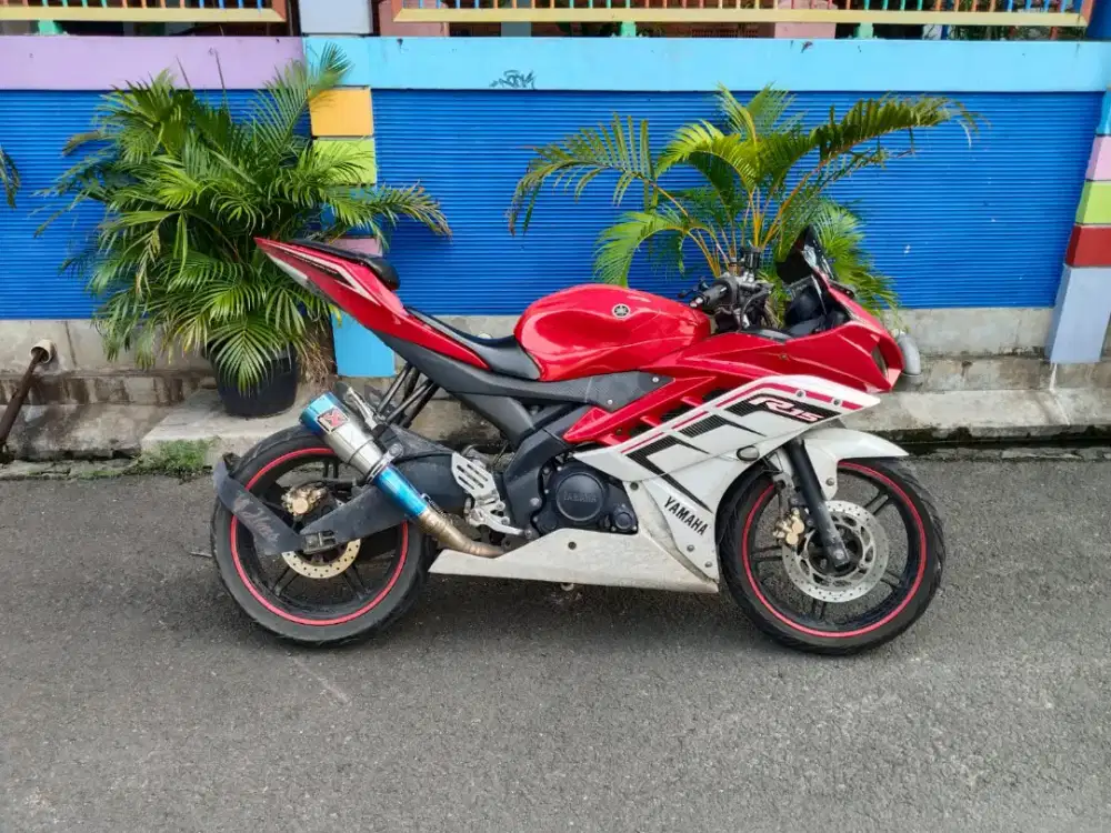 Yamaha R15 150cc tahun 2015 mesin halus siap pakai di Cengkareng