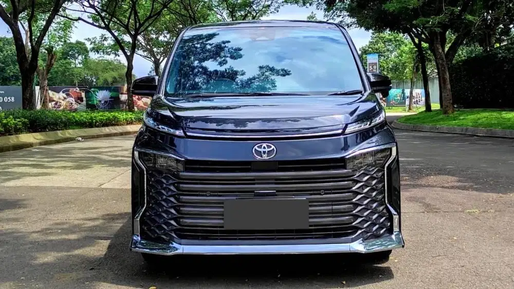 Toyota Voxy 2024 Nik 2023 Full Original